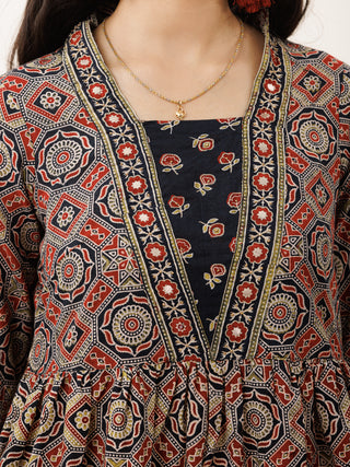 Ajrakh Tabasum Set Of Kurta Pants Dupatta