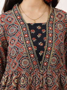 Hand Block Printed Cotton Fabric Per Meter - F001F2739