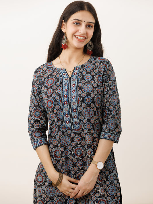 Ajrakh Megha Kurta