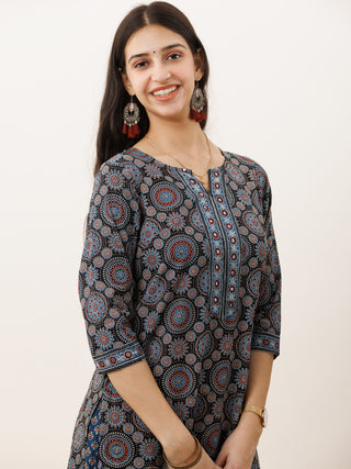 Ajrakh Megha Set Of Kurta Pants Dupatta
