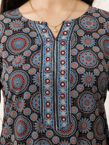 Ajrakh Megha Kurta