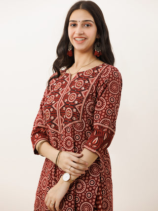 Ajrakh Tahsin Set Of Kurta Pants Dupatta