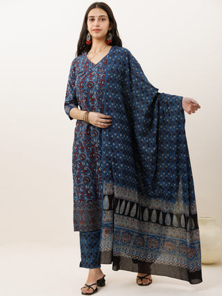 Ajrakh Noori Set Of Kurta Pants Dupatta
