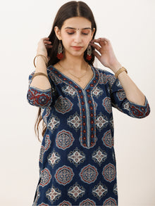 Ajrakh Mohak Set Of Kurta Pants Dupatta