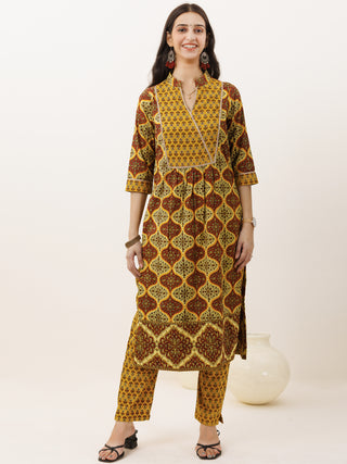 Ajrakh Aina Set Of Kurta Pants Dupatta