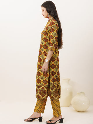 Ajrakh Aina Set Of Kurta Pants Dupatta