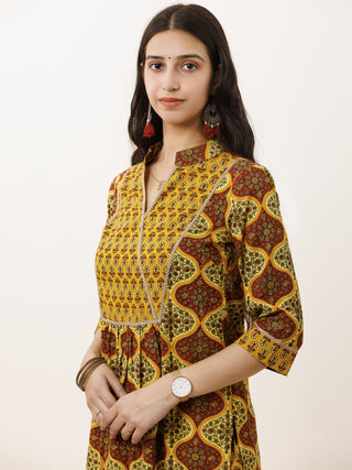 Ajrakh Aina Set Of Kurta Pants Dupatta