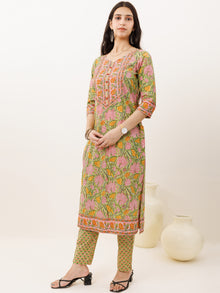 Rozana Upasana Kurta