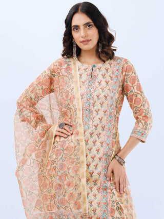 Aina Faghir Set Of Kurta Pants Kota Dupatta