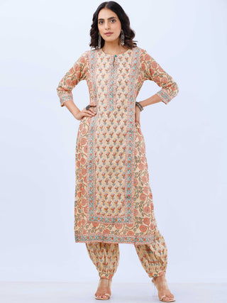 Aina Faghir Set Of Kurta Pants Kota Dupatta