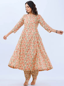 Aina Meher Set Of Kali Kurta Pants Dupatta