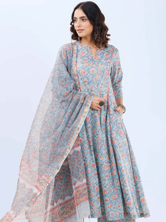 Aina Saima Set Of Kali Kurta Pants Dupatta