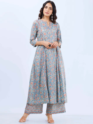 Aina Saima Set Of Kali Kurta Pants Dupatta