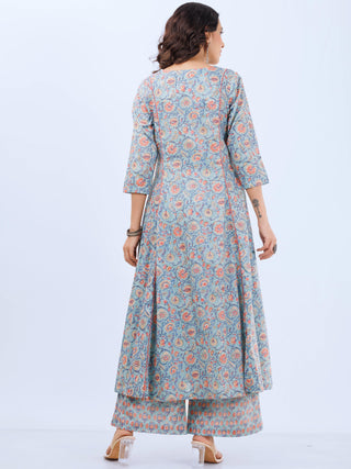 Aina Saima Kali Kurta