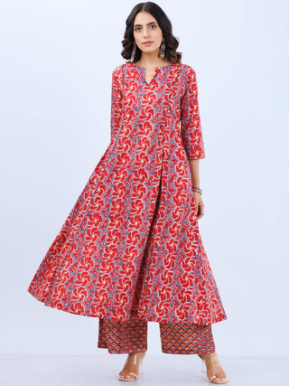 Aina Mahi Set Of Kali Kurta Pants Dupatta