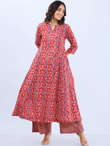 Aina Mahi Set Of Kali Kurta Pants Dupatta