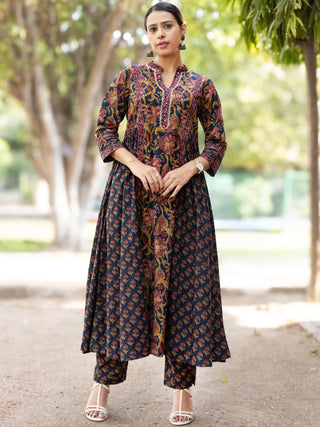 Roz Neena Set Of Flared Kurta Pants Dupatta