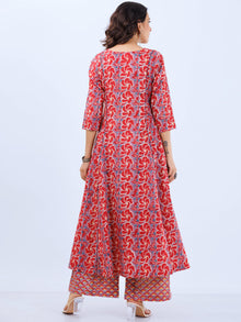 Aina Mahi Set Of Kali Kurta Pants Dupatta