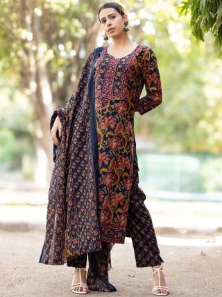 Roz Vibha Set Of Straight Kurta Pants Dupatta