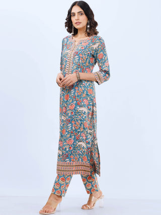 Aina Nisha Kurta