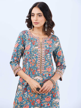 Aina Nisha Set Of Kurta Pants Dupatta