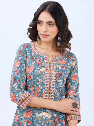 Aina Nisha Set Of Kurta Pants Dupatta