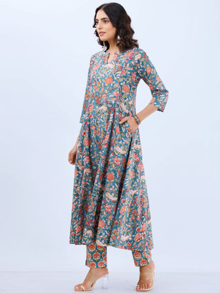 Aina Bindu Kali Kurta