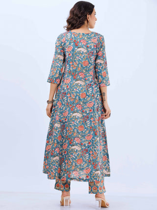 Aina Bindu Set Of Kali Kurta Pants Dupatta