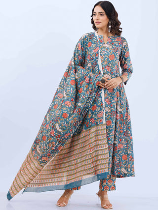 Aina Bindu Set Of Kali Kurta Pants Dupatta