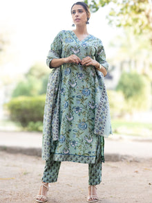Roz Tabu Set Of Kurta Pants Dupatta