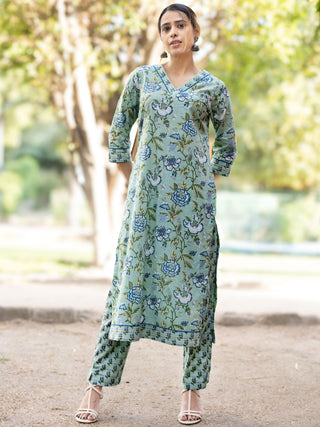 Roz Tabu Set Of Kurta Pants Dupatta