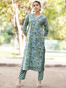 Roz Tabu Set Of Kurta Pants Dupatta