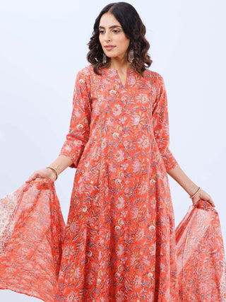 Aina Avni Set Of Kali Kurta Pants Dupatta