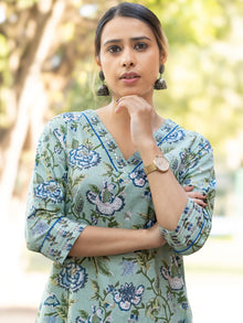Roz Tabu Set Of Kurta Pants Dupatta