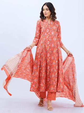 Aina Avni Set Of Kali Kurta Pants Dupatta