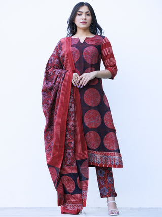 Ajrakh Tamana Set Of Kurta Pants Dupatta