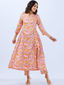 Aina Samah Set Of Kali Kurta Pants Dupatta