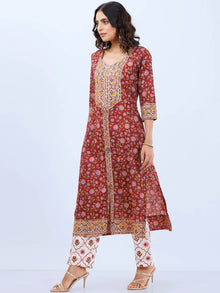 Aina Wasi Kurta