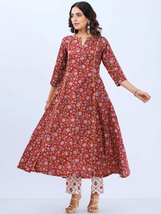 Aina Dia Set Of Kali Kurta Pants Dupatta