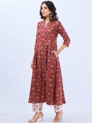 Aina Dia Set Of Kali Kurta Pants Dupatta