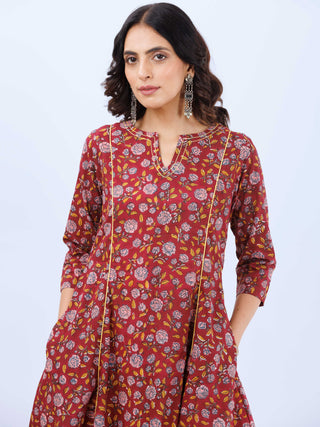 Aina Dia Set Of Kali Kurta Pants Dupatta