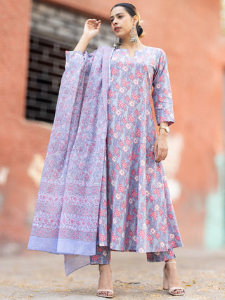 Roz Divya Set Of Kali Kurta Pants Kota Doria Dupatta