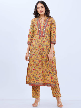 Aina Sohni Set Of Kurta Pants Dupatta