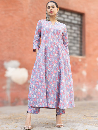 Roz Divya Set Of Kali Kurta Pants Kota Doria Dupatta