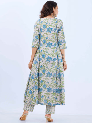 Aina Nutan Set Of Kali Kurta Pants Dupatta