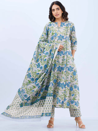 Aina Nutan Set Of Kali Kurta Pants Dupatta