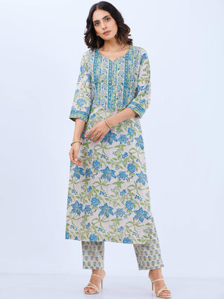 Aina Chitra Set Of Kurta Pants Dupatta