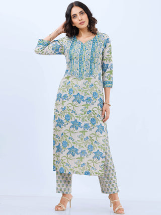 Aina Chitra Kurta