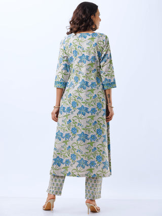 Aina Chitra Kurta