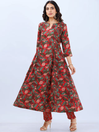 Aina Zoya Set Of Kali Kurta Pants Dupatta